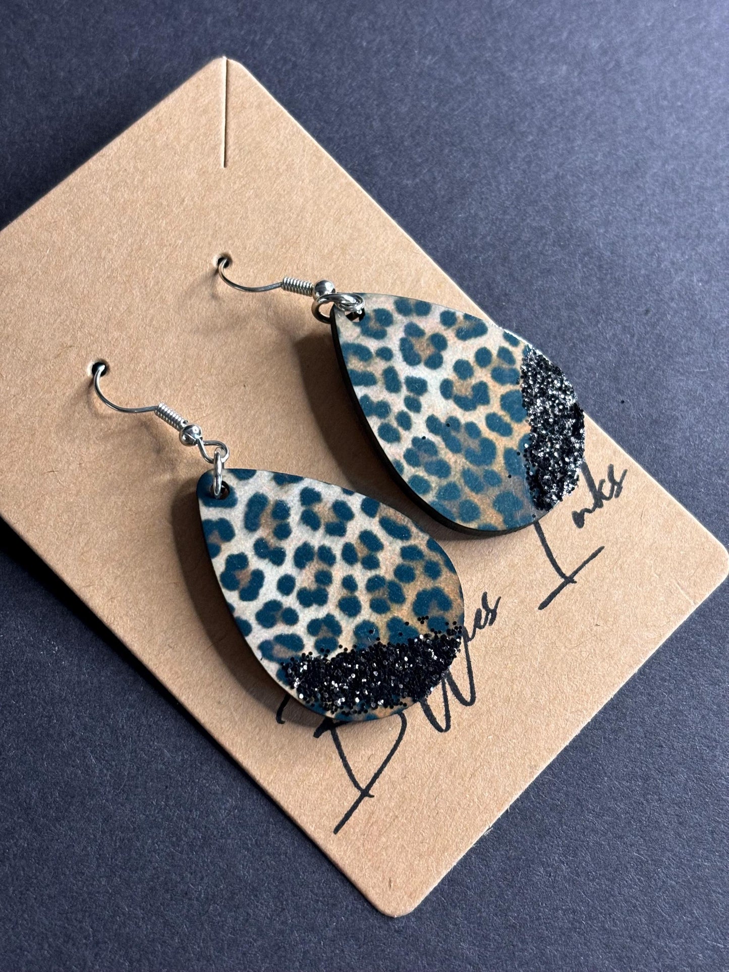 Glitter Top Leopard Print Earrings & Lipstick Holder Gift Set