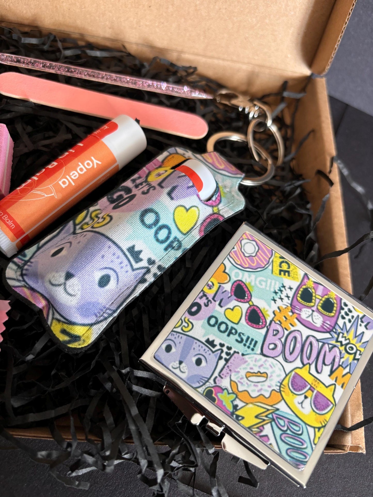 Funky Cats Handbag Essentials Gift Set – Earrings, Lipstick Holder, Nail and Skincare Treats