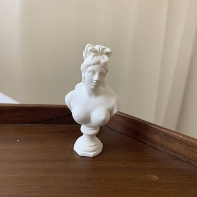 Mini plaster ornaments