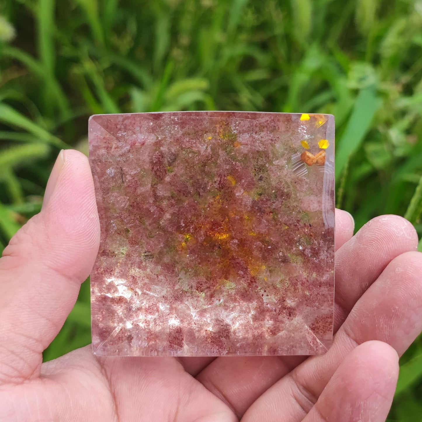 Pyramid resin ornaments